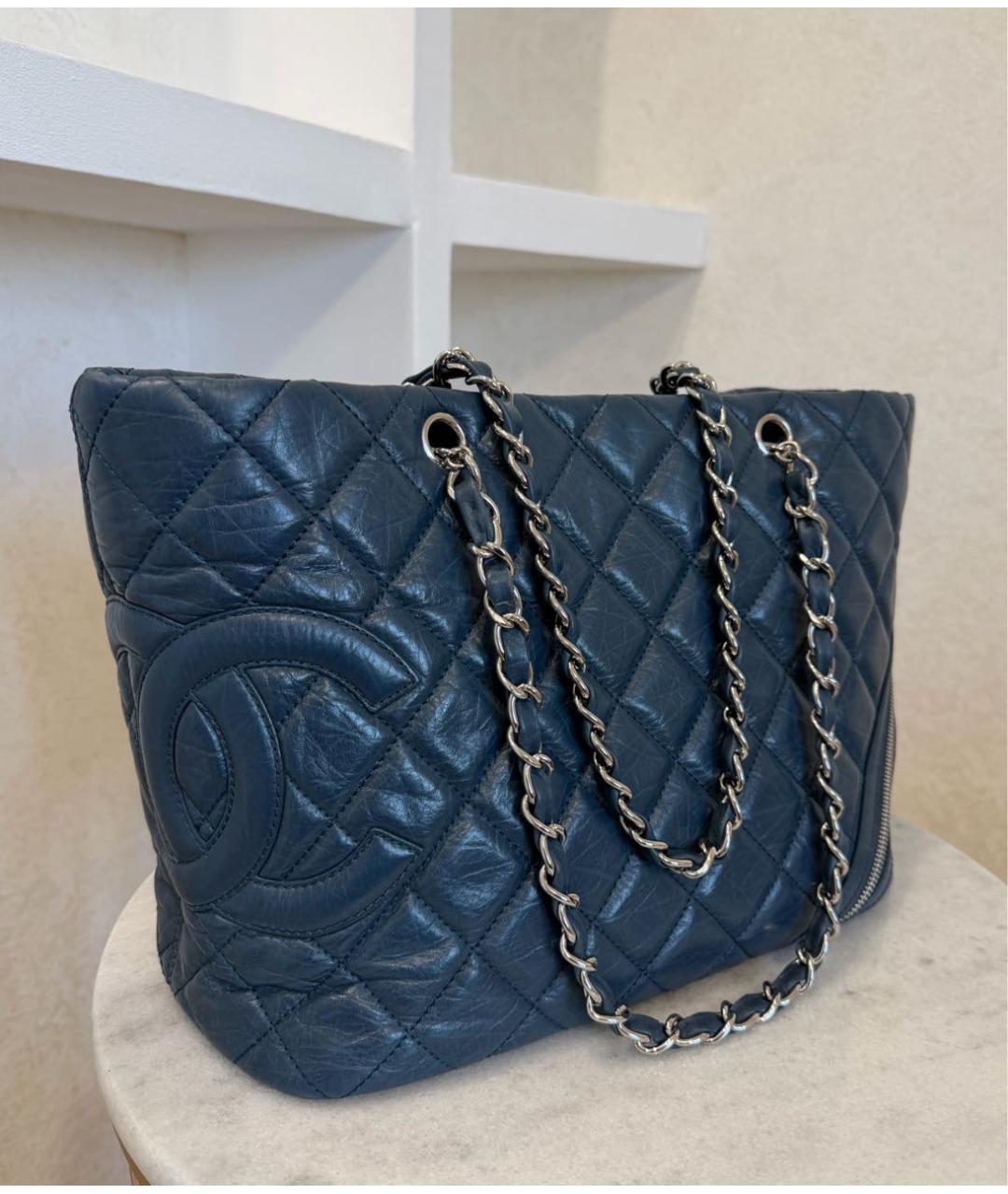 CHANEL Темно-синяя кожаная сумка тоут, фото 3