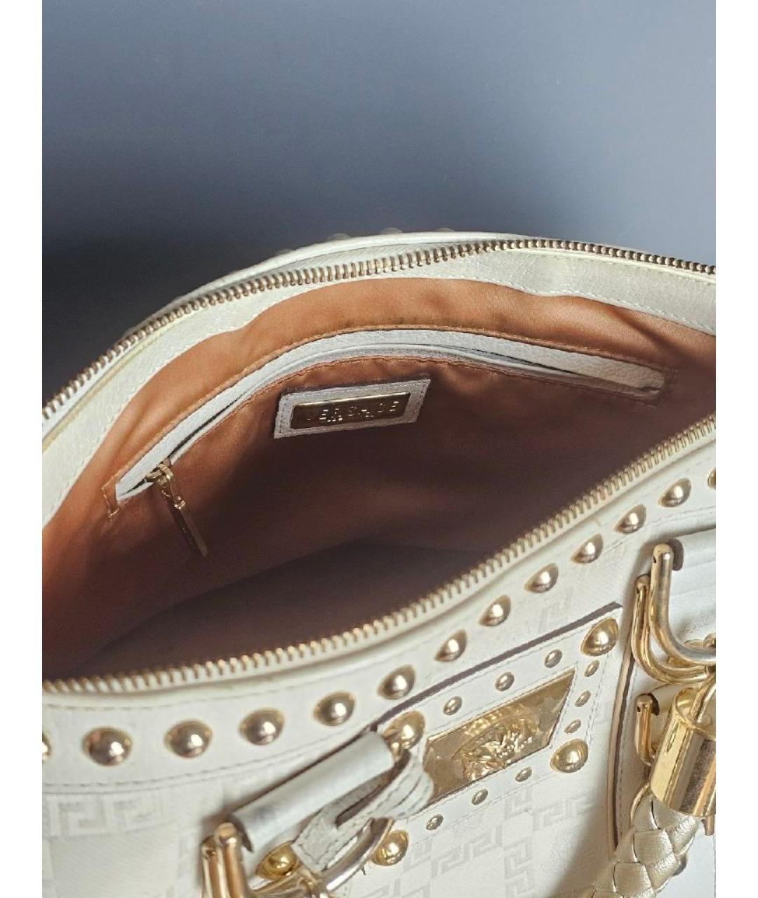 VERSACE Белая кожаная сумка с короткими ручками, фото 3