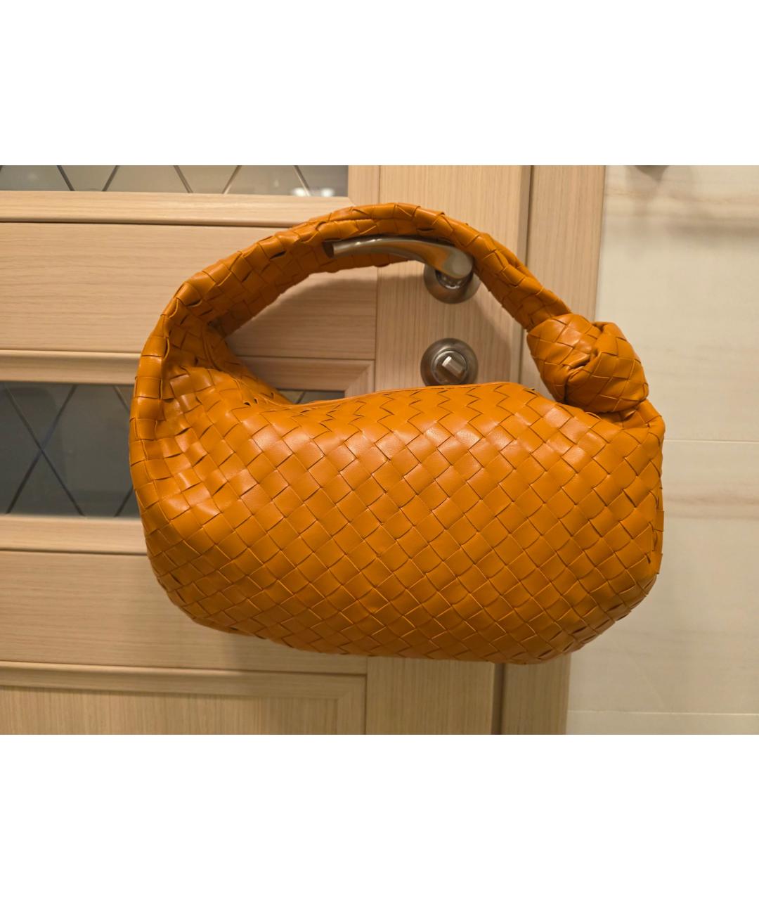 BOTTEGA VENETA Оранжевая кожаная сумка с короткими ручками, фото 3