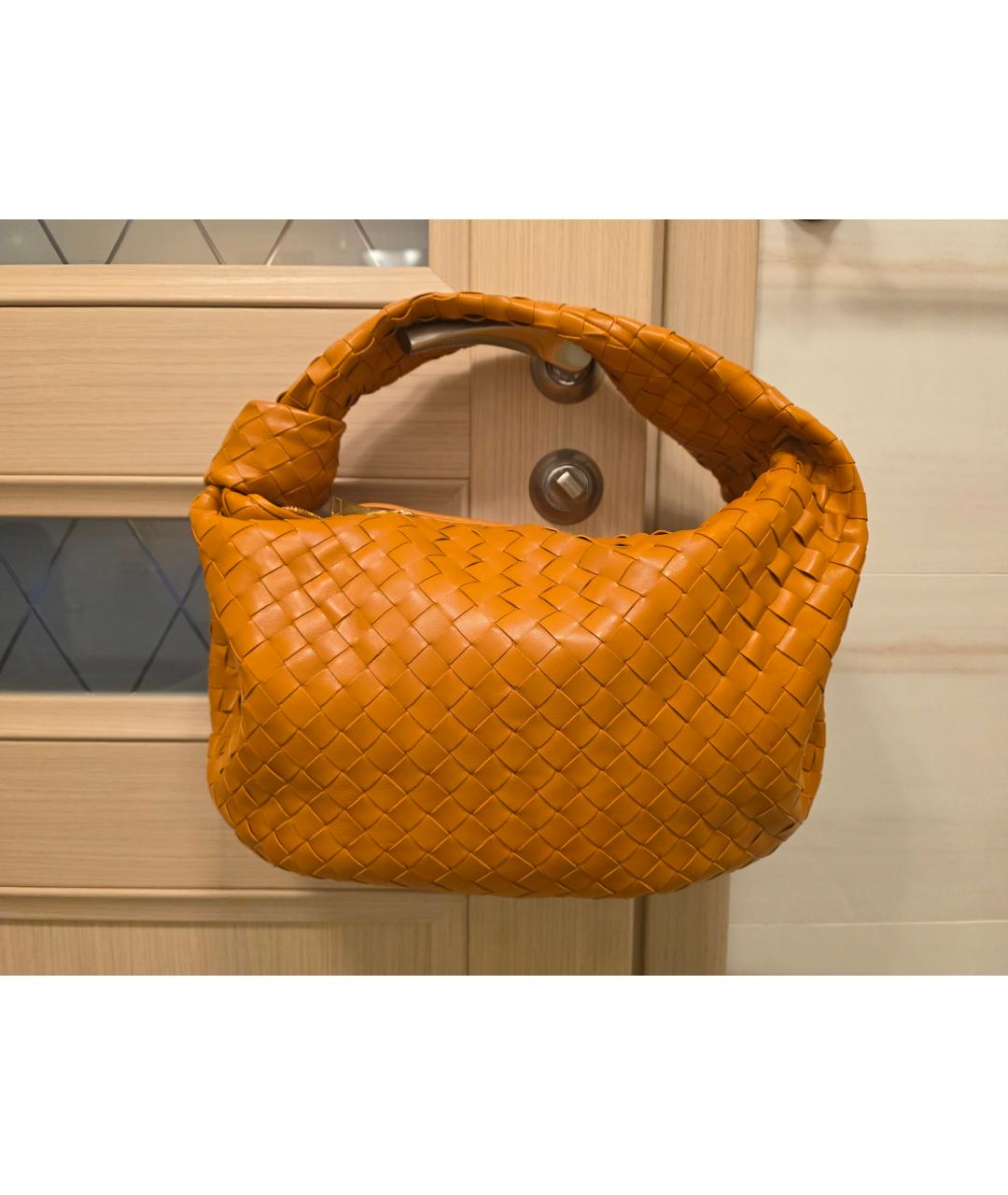 BOTTEGA VENETA Оранжевая кожаная сумка с короткими ручками, фото 9