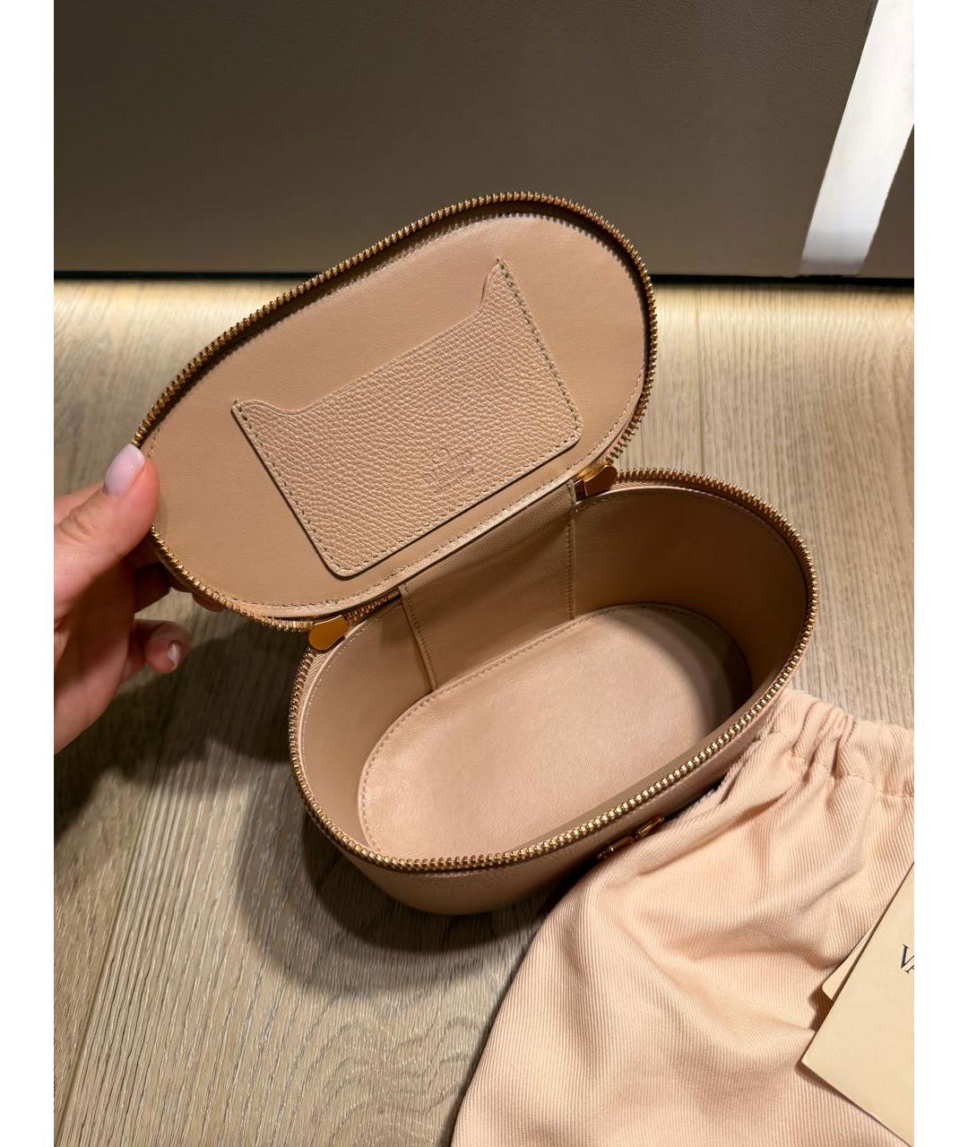 VALENTINO Бежевая кожаная сумка через плечо, фото 4