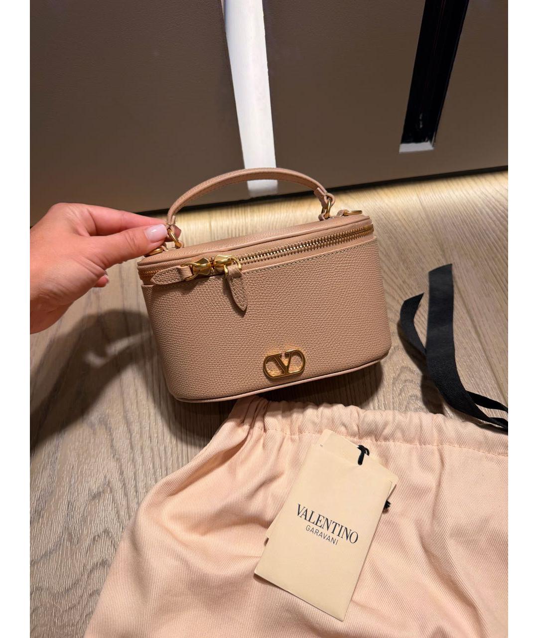 VALENTINO Бежевая кожаная сумка через плечо, фото 7