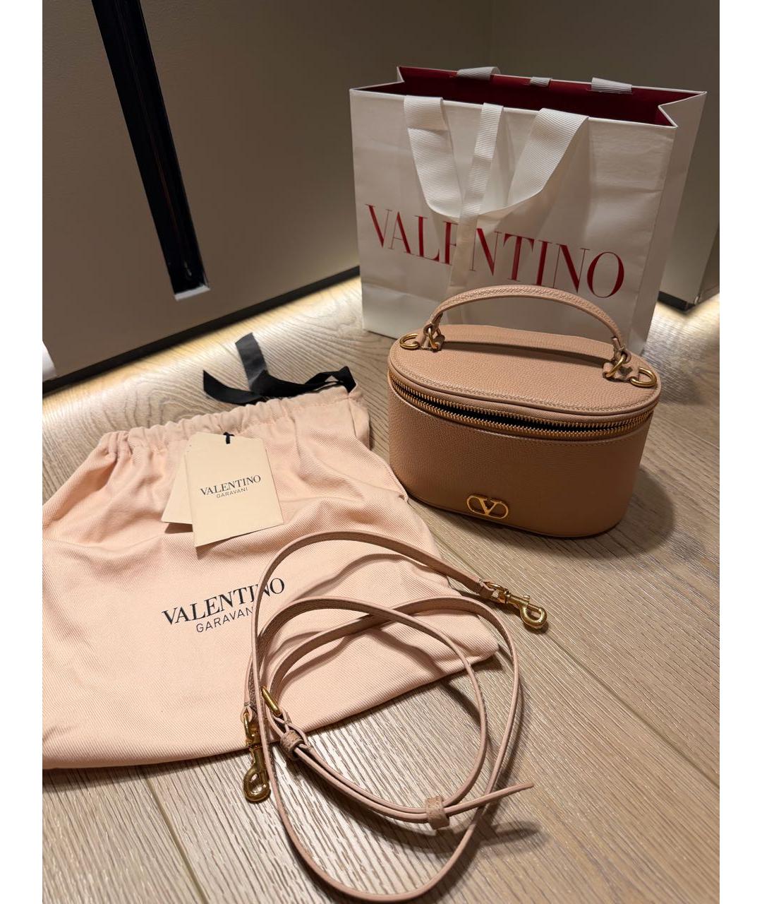 VALENTINO Бежевая кожаная сумка через плечо, фото 6