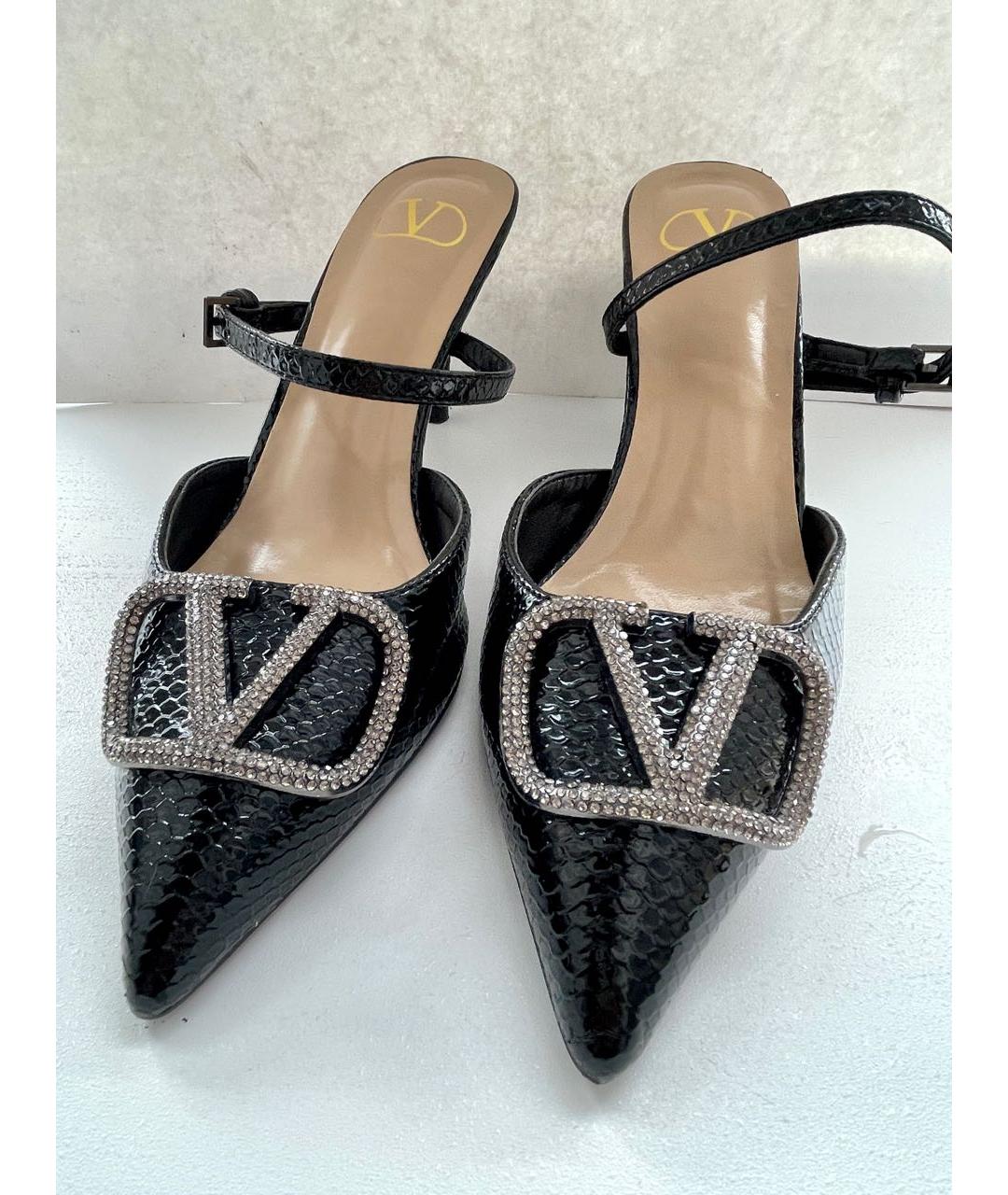 VALENTINO Черные лодочки на низком каблуке из лакированной кожи, фото 7