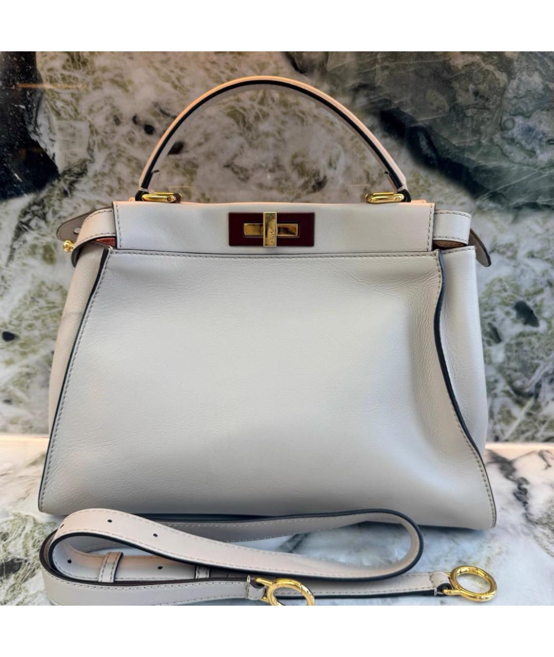 FENDI Бежевая кожаная сумка с короткими ручками, фото 2