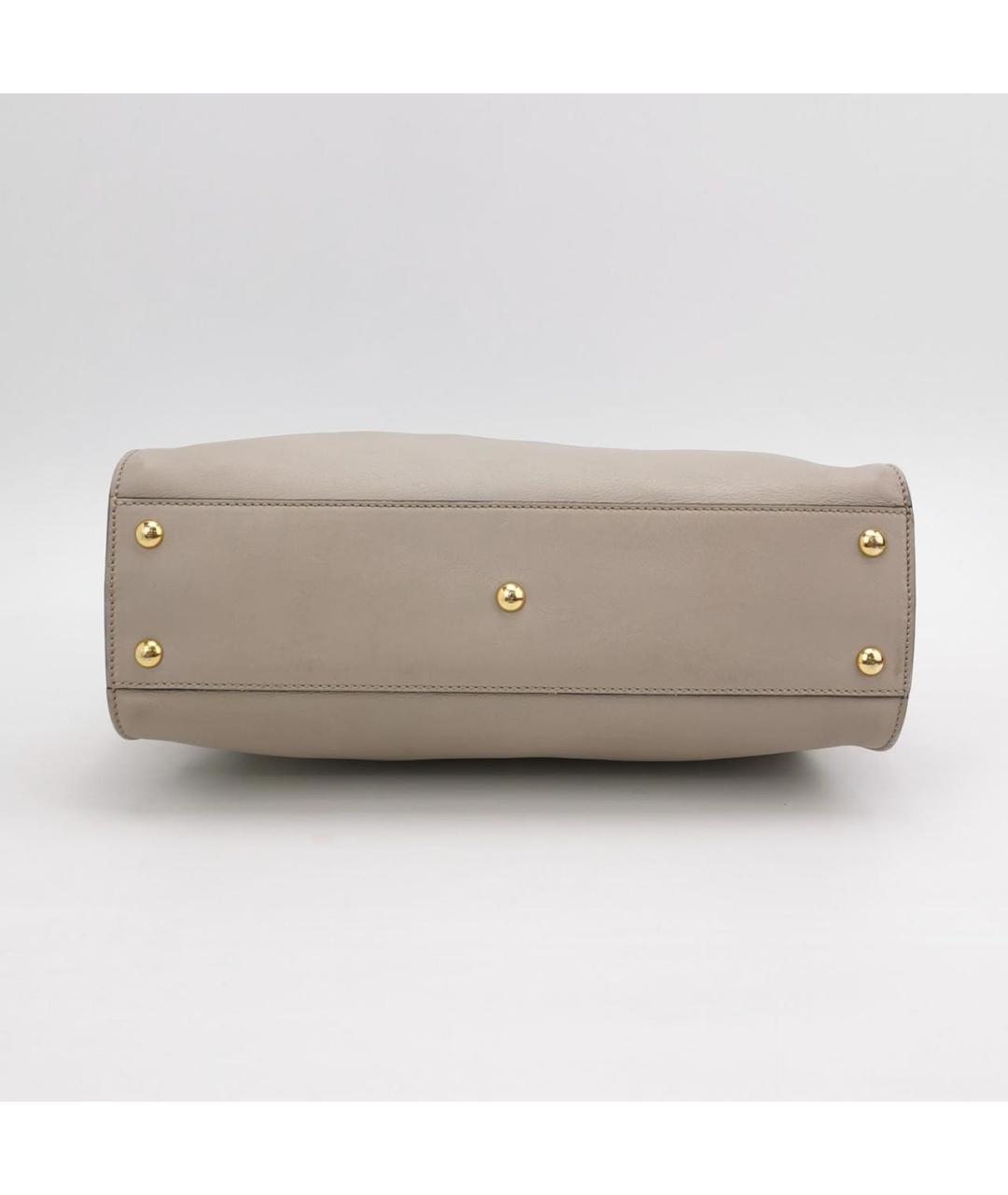 FENDI Бежевая кожаная сумка с короткими ручками, фото 6