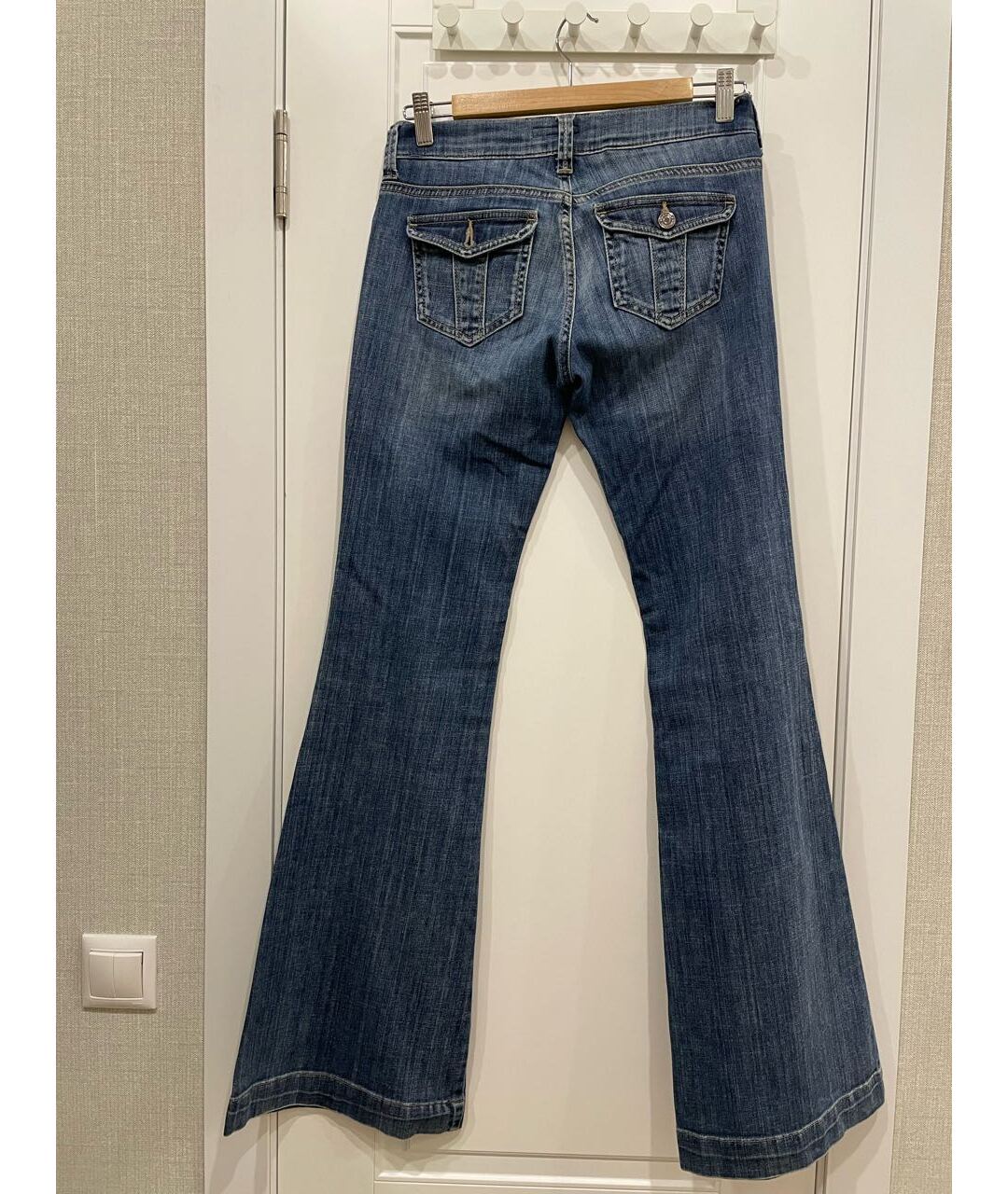BURBERRY Темно-синие хлопко-эластановые джинсы клеш, фото 2
