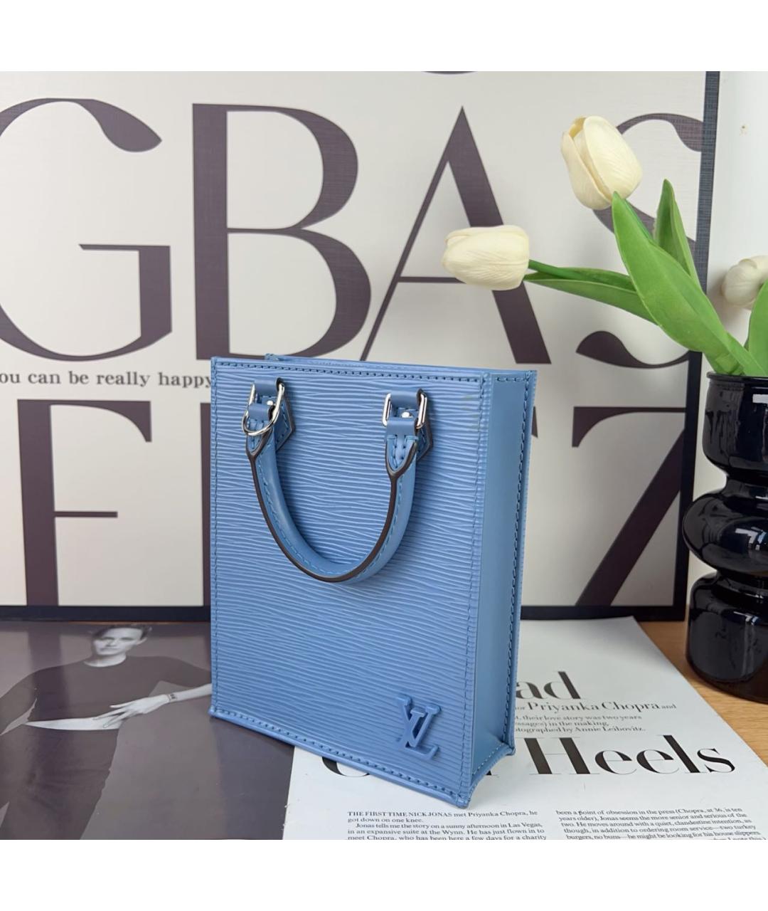 LOUIS VUITTON Голубая кожаная сумка с короткими ручками, фото 2