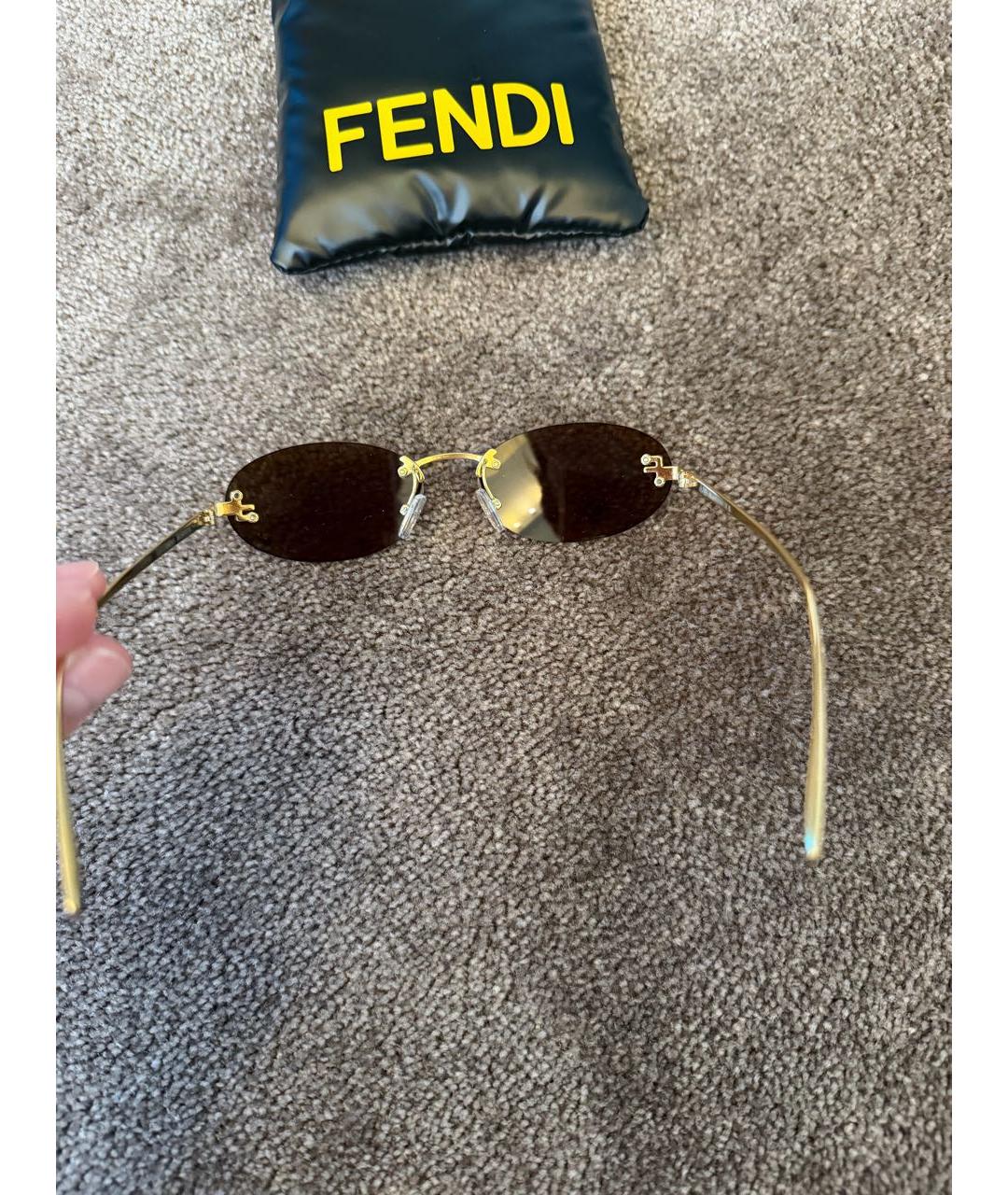 FENDI Золотые металлические солнцезащитные очки, фото 4