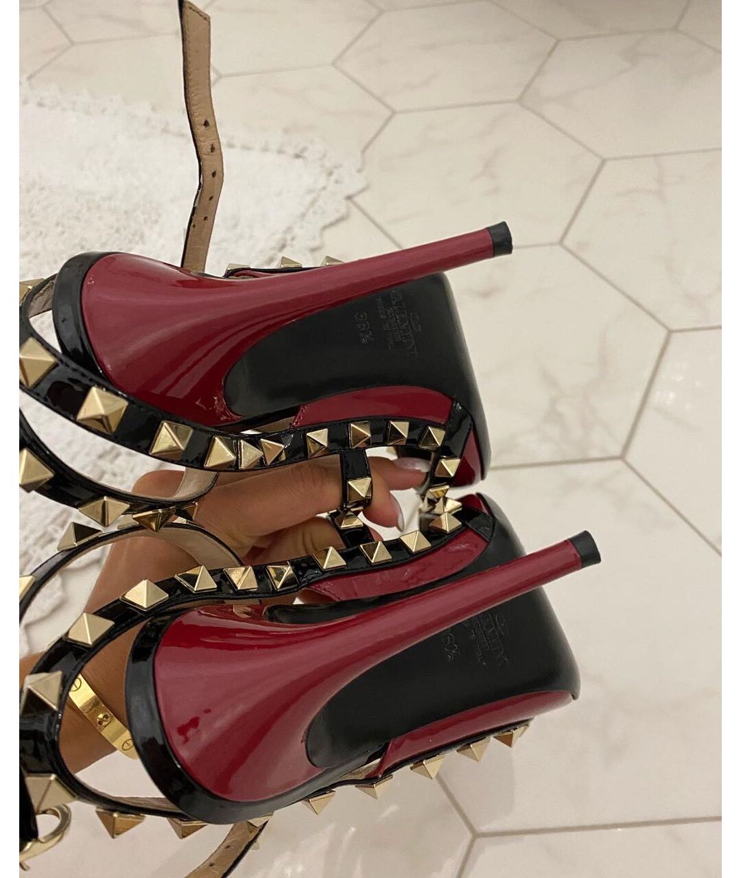 VALENTINO Бордовые босоножки из лакированной кожи, фото 3