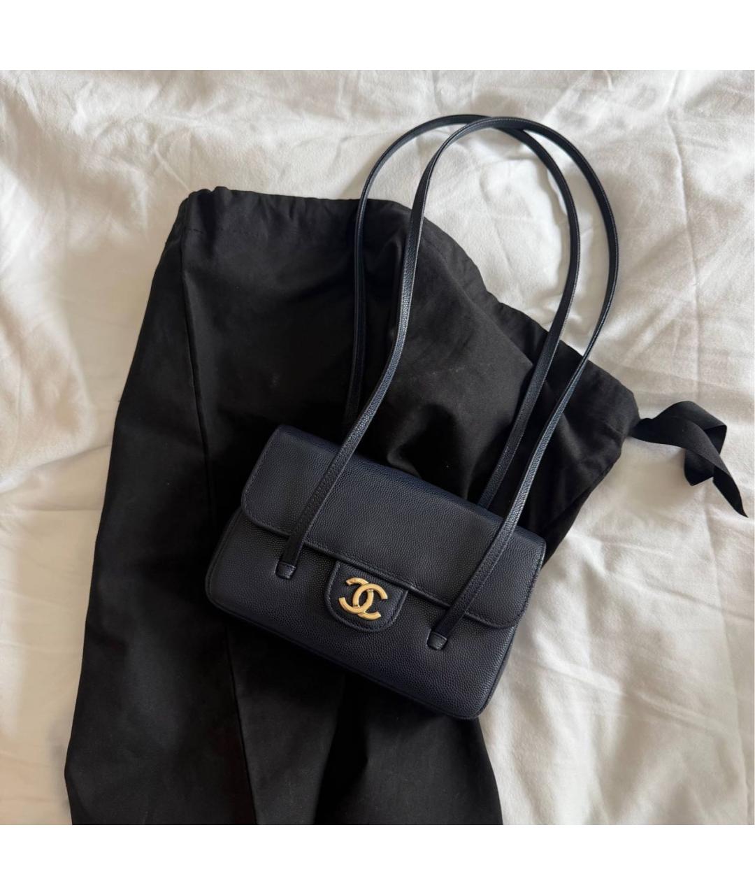 CHANEL Темно-синяя кожаная сумка через плечо, фото 5