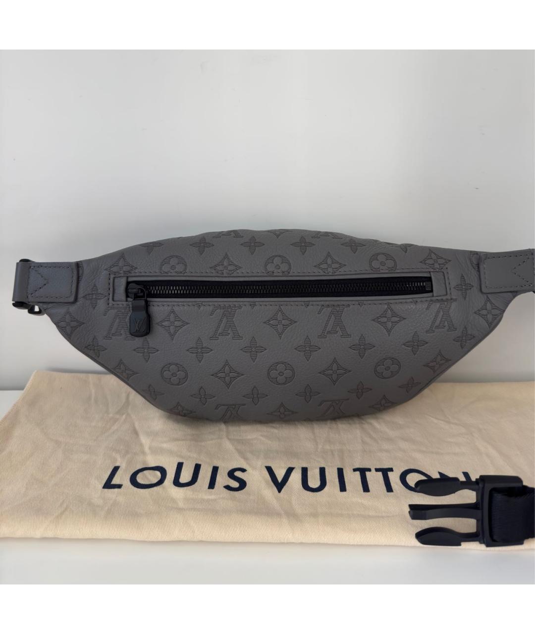 LOUIS VUITTON Серая кожаная поясная сумка, фото 3