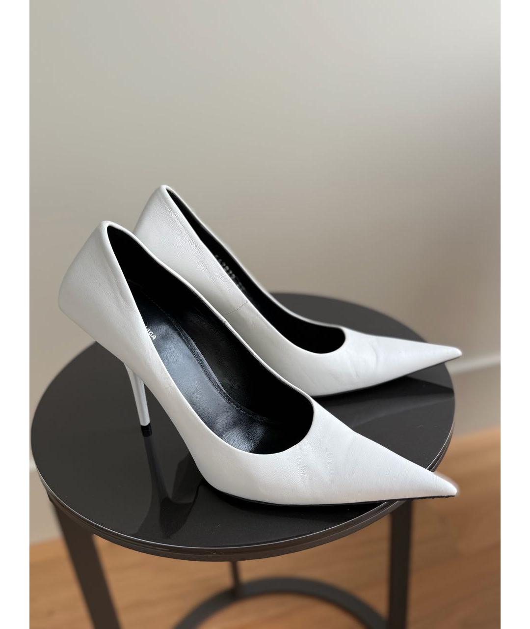 BALENCIAGA Белые кожаные туфли, фото 2