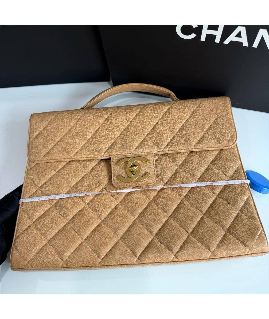 CHANEL Горчичная кожаная сумка с короткими ручками, фото 5