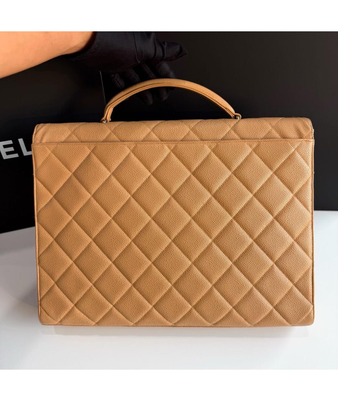 CHANEL Горчичная кожаная сумка с короткими ручками, фото 3