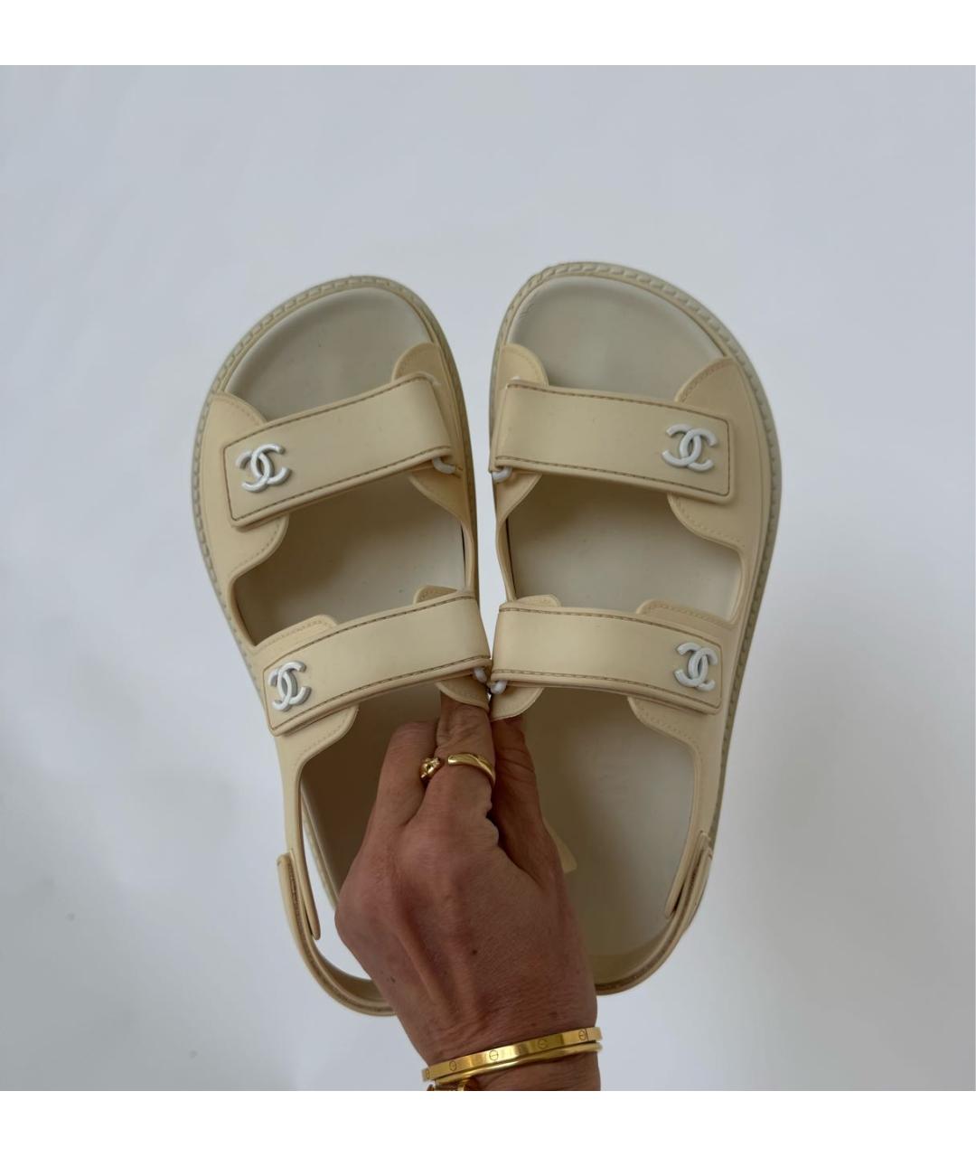 CHANEL Бежевые сандалии, фото 4