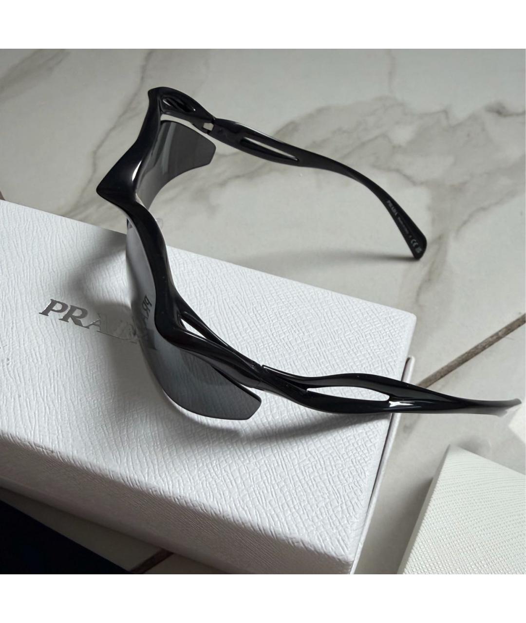 PRADA Черные пластиковые солнцезащитные очки, фото 3