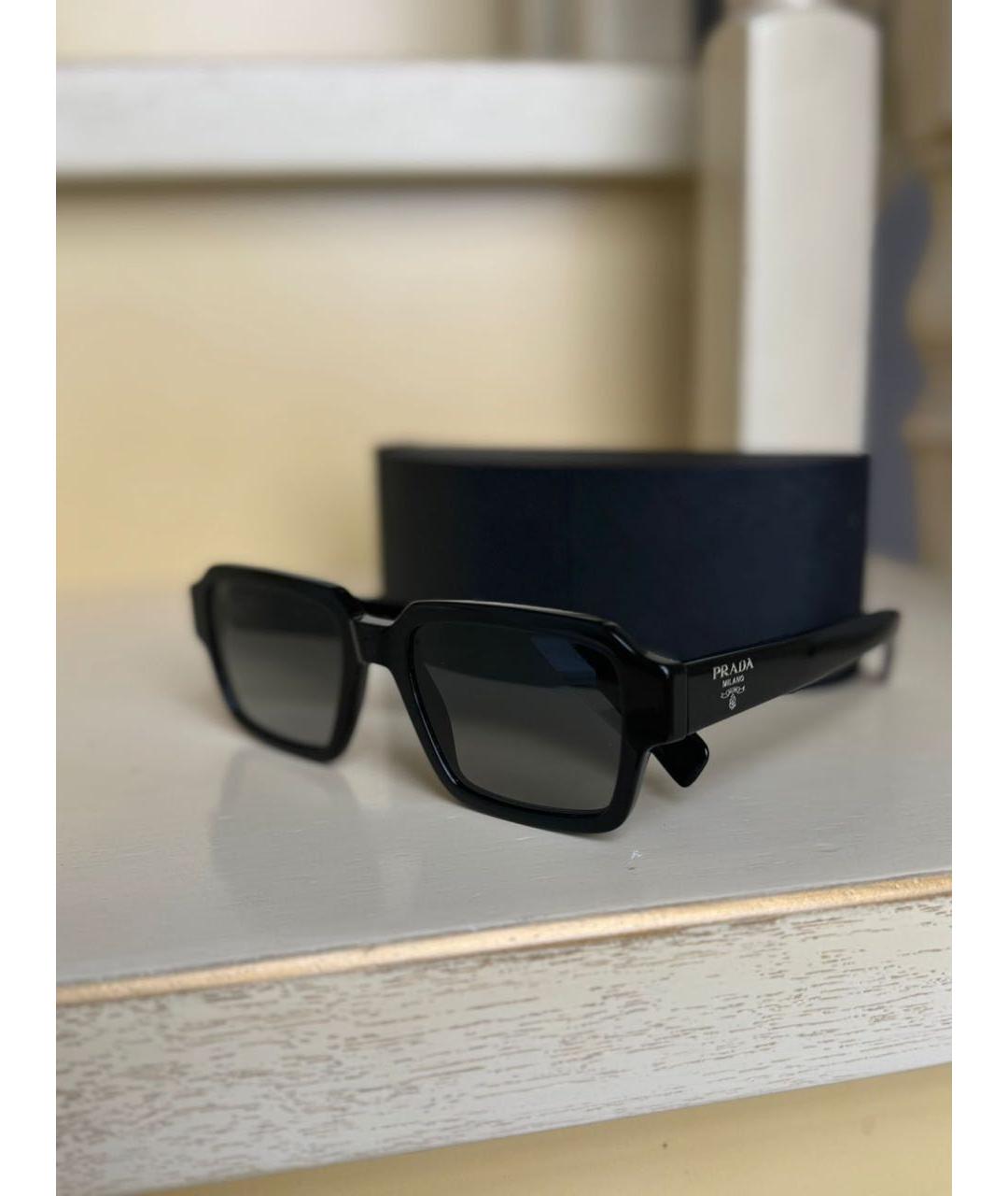 PRADA Черные пластиковые солнцезащитные очки, фото 3