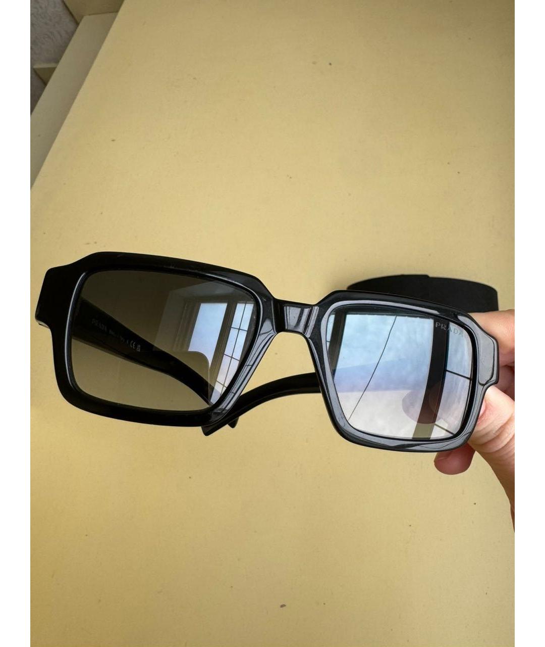 PRADA Черные пластиковые солнцезащитные очки, фото 2