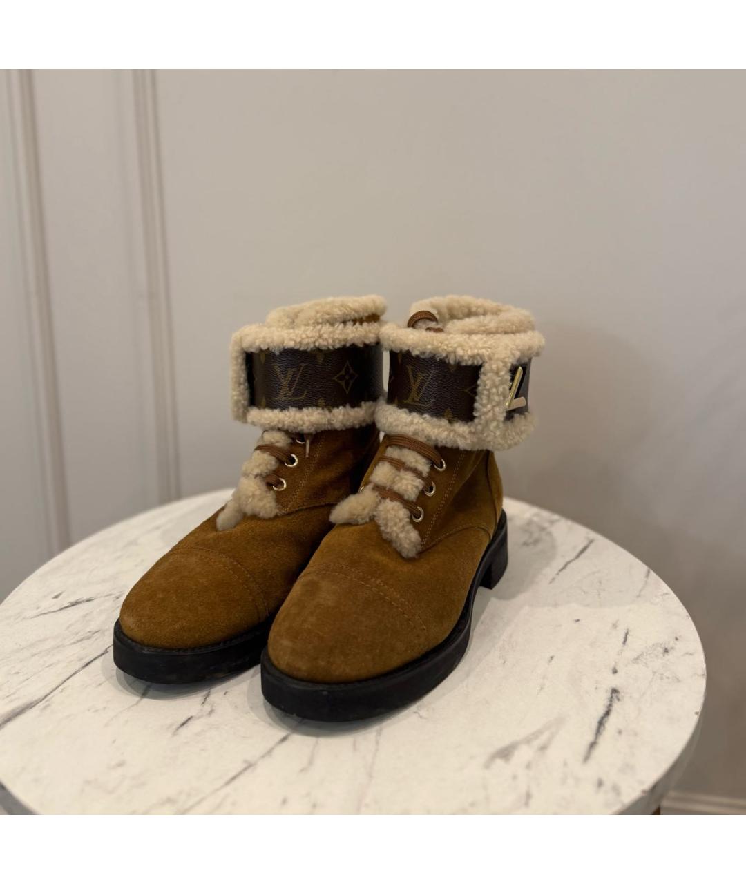 LOUIS VUITTON Коричневые замшевые ботинки, фото 2