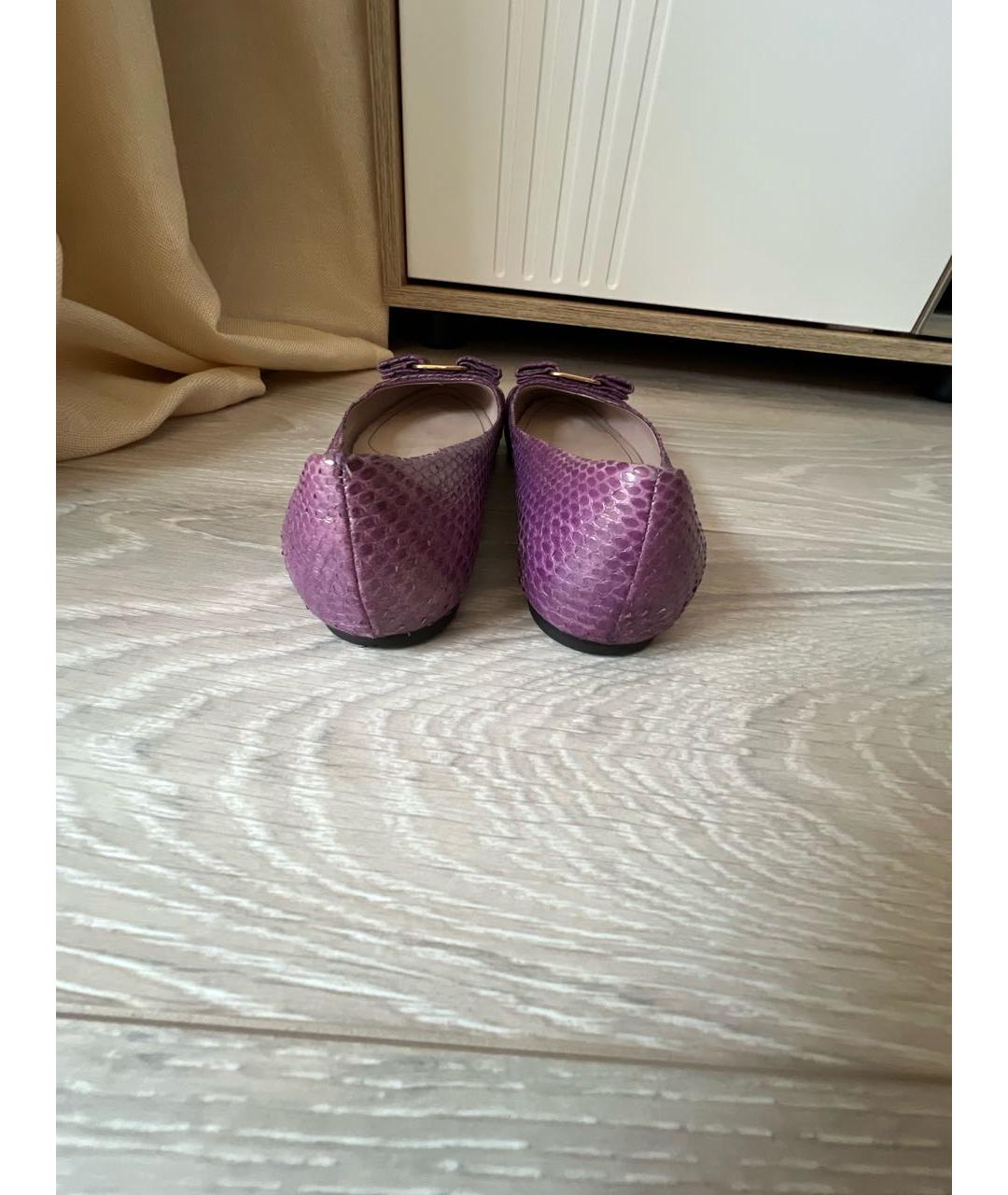 FERRAGAMO Фиолетовые балетки из экзотической кожи, фото 4