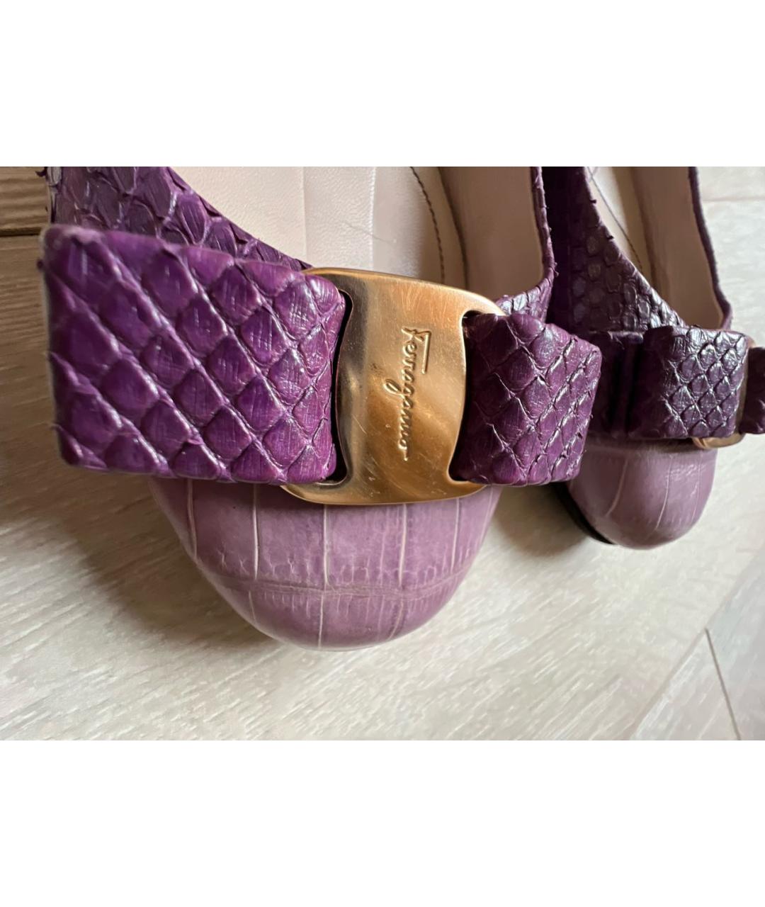 FERRAGAMO Фиолетовые балетки из экзотической кожи, фото 5