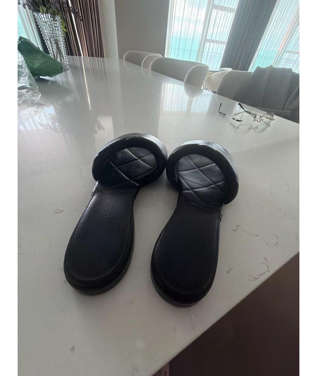 BOTTEGA VENETA Черные кожаные босоножки, фото 8