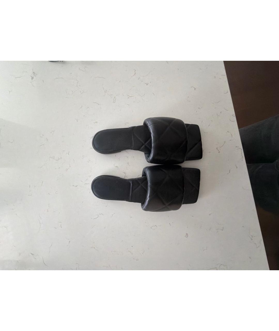 BOTTEGA VENETA Черные кожаные босоножки, фото 2