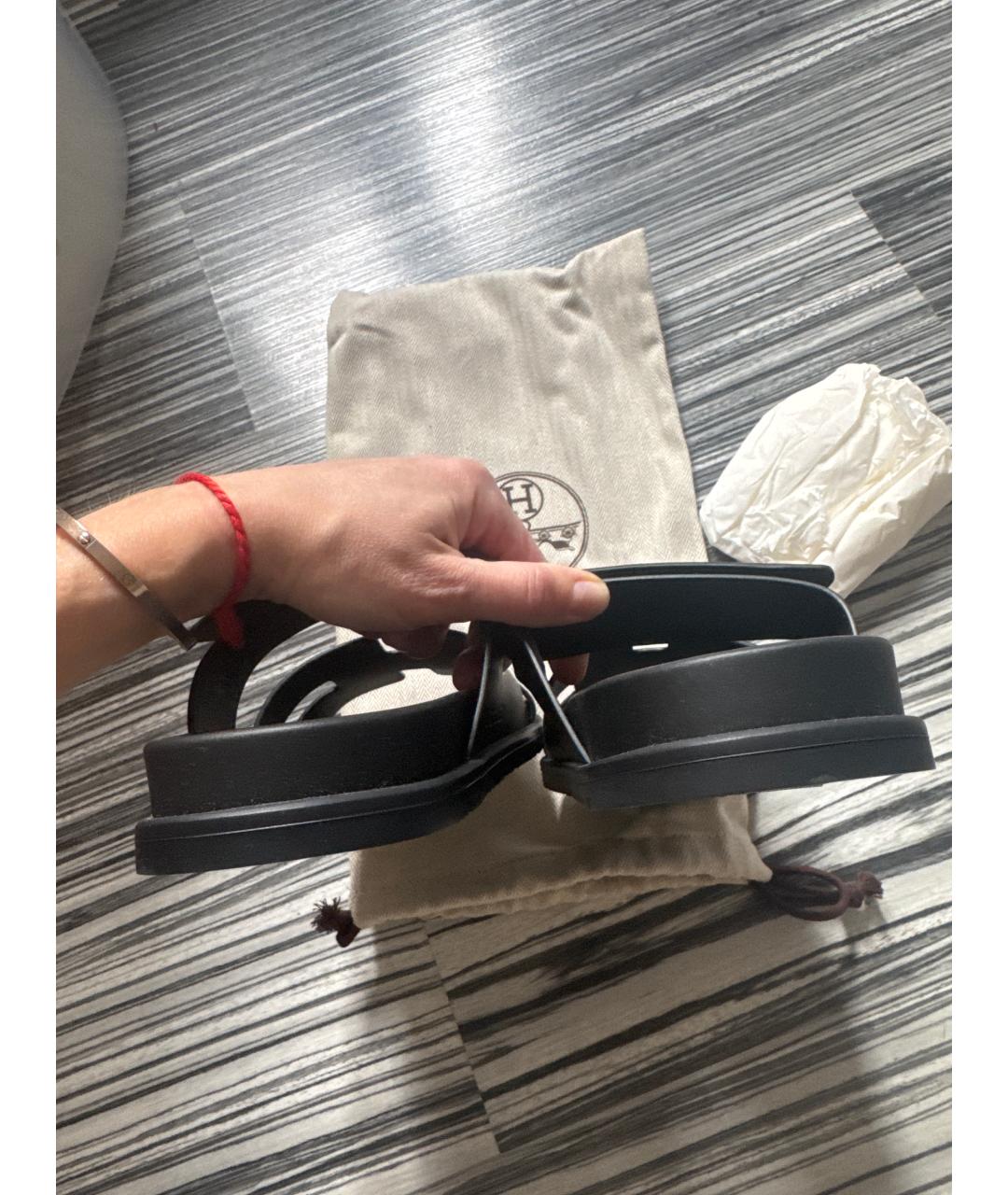 HERMES Черные кожаные сандалии, фото 4