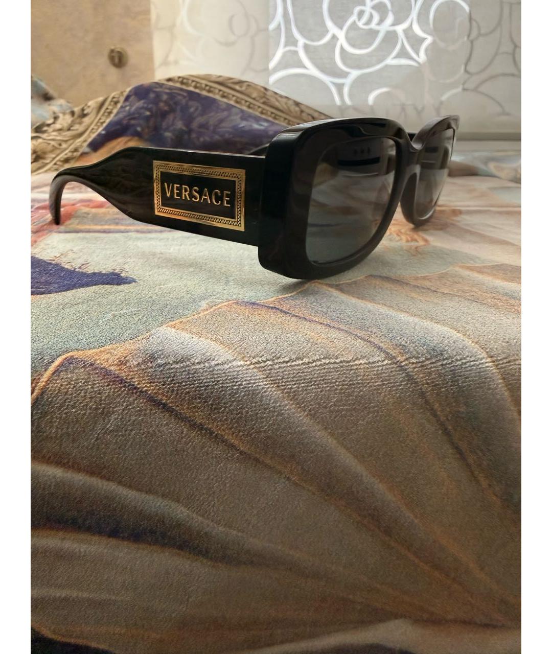 VERSACE Черные пластиковые солнцезащитные очки, фото 5