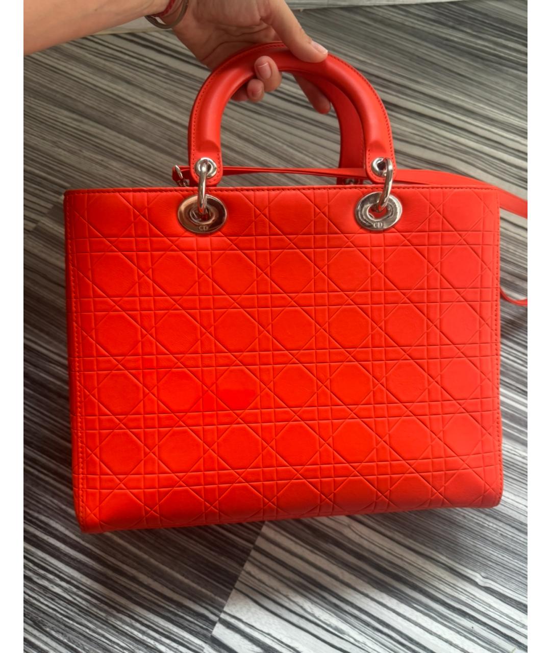 CHRISTIAN DIOR Красная кожаная сумка с короткими ручками, фото 2