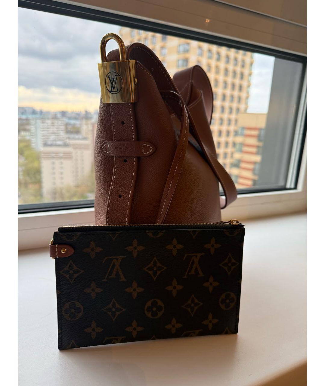 LOUIS VUITTON Коричневая кожаная сумка через плечо, фото 2