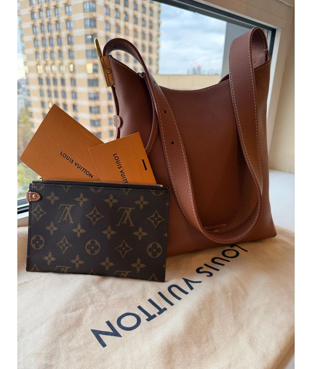 LOUIS VUITTON Коричневая кожаная сумка через плечо, фото 3