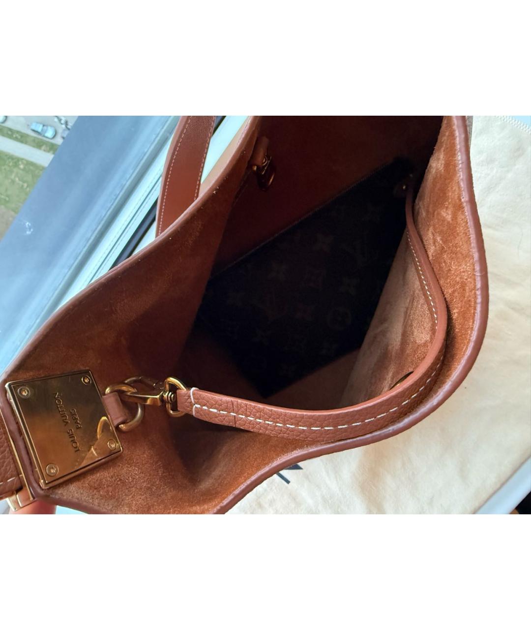 LOUIS VUITTON Коричневая кожаная сумка через плечо, фото 5