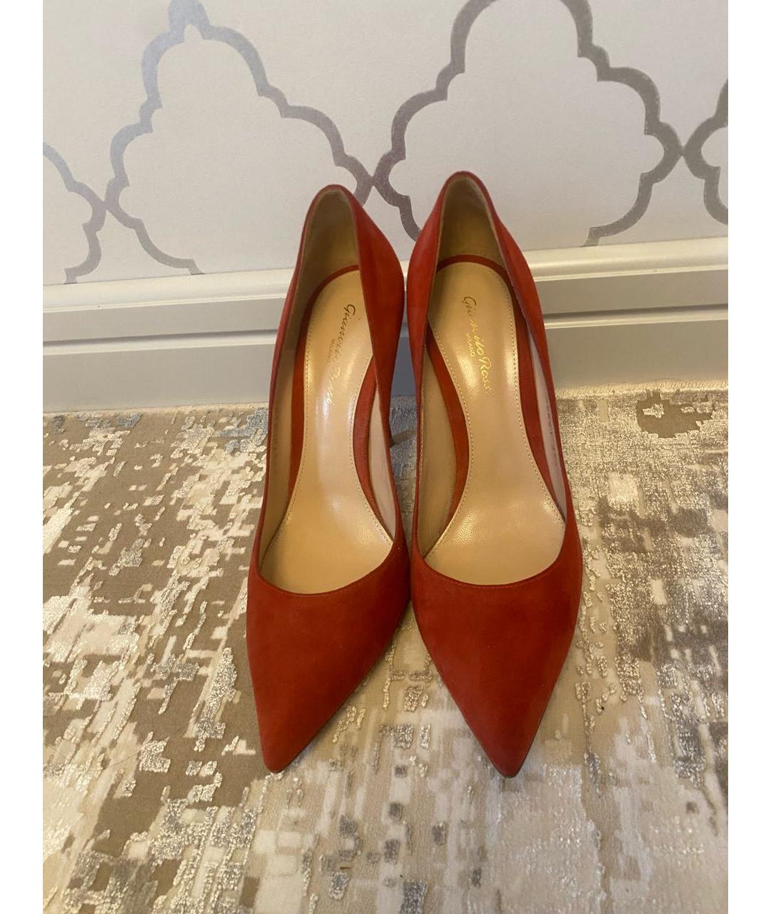 GIANVITO ROSSI Красные замшевые туфли, фото 2