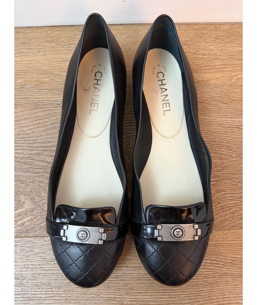 CHANEL Черные кожаные балетки, фото 3