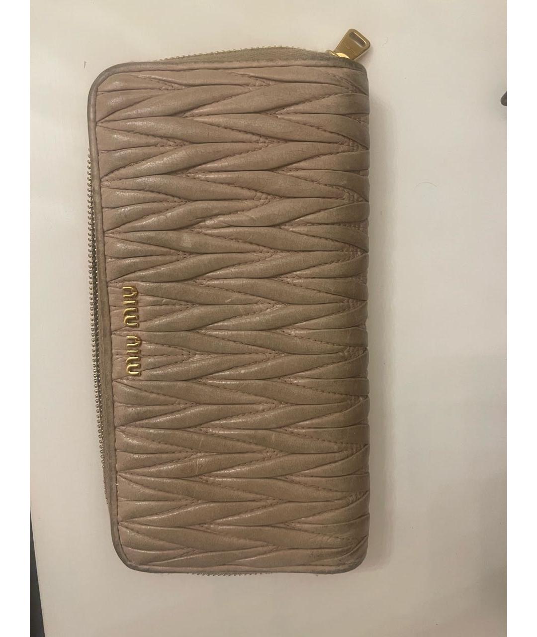 MIU MIU Бежевый кожаный кошелек, фото 5