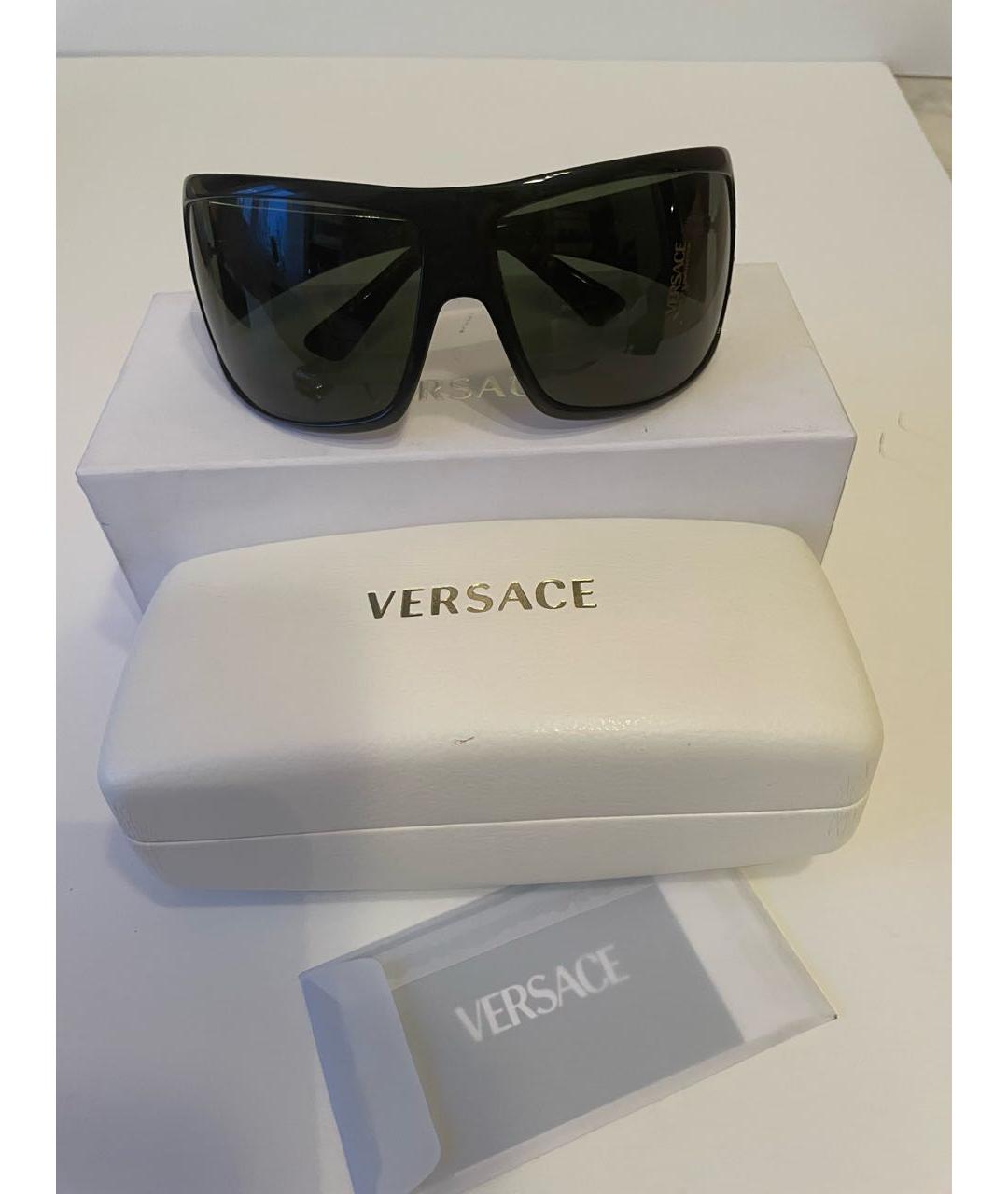 VERSACE Черные пластиковые солнцезащитные очки, фото 4