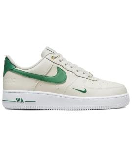 NIKE Кроссовки