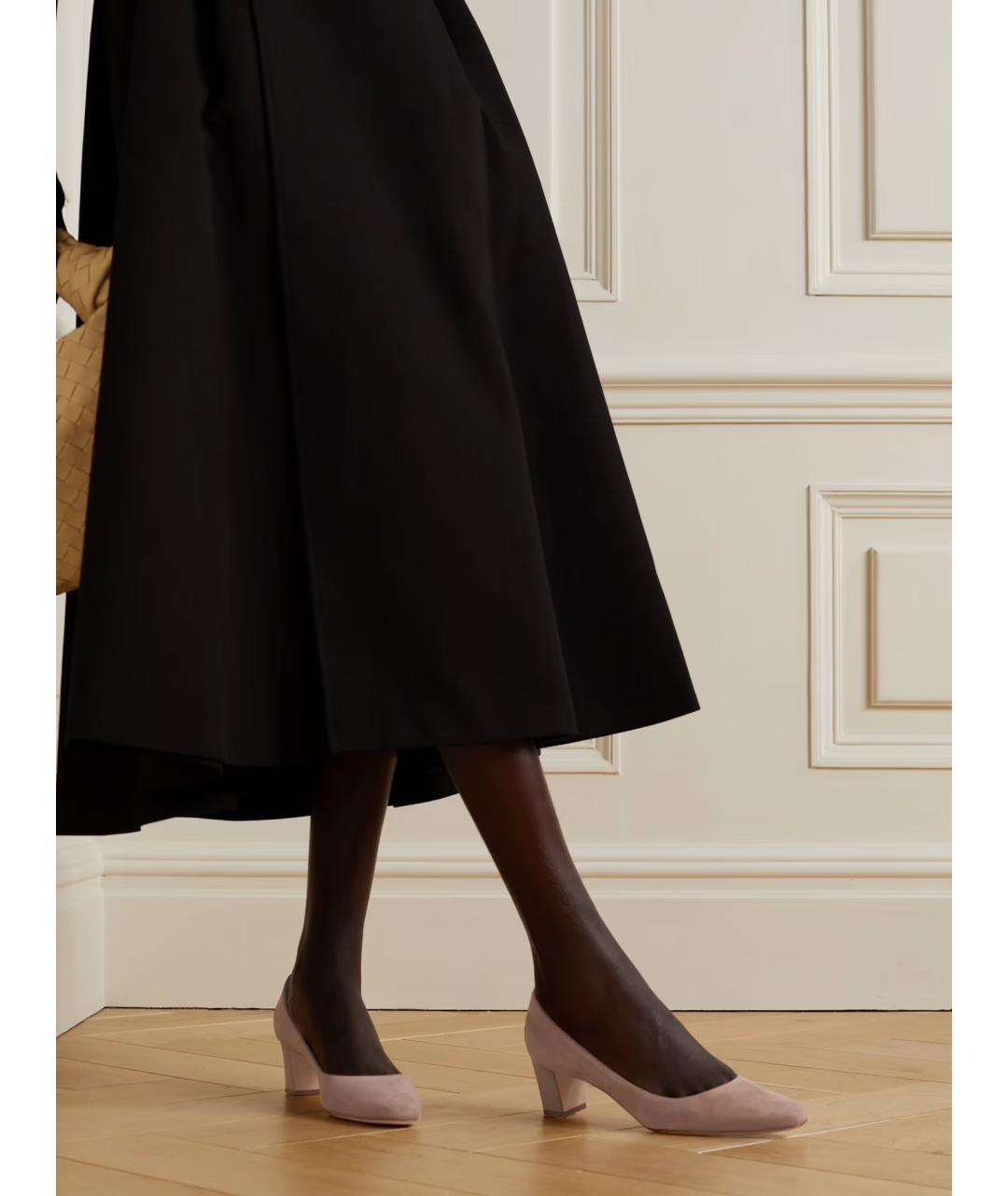 MANOLO BLAHNIK Бежевые замшевые лодочки на низком каблуке, фото 2