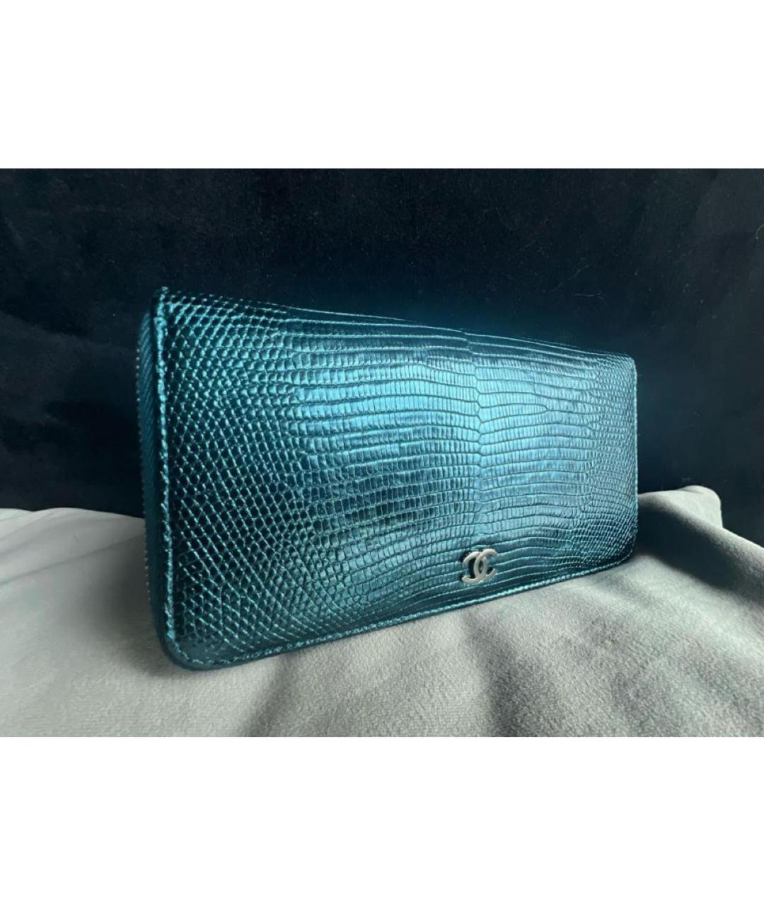 CHANEL Бирюзовый кошелек из экзотической кожи, фото 8