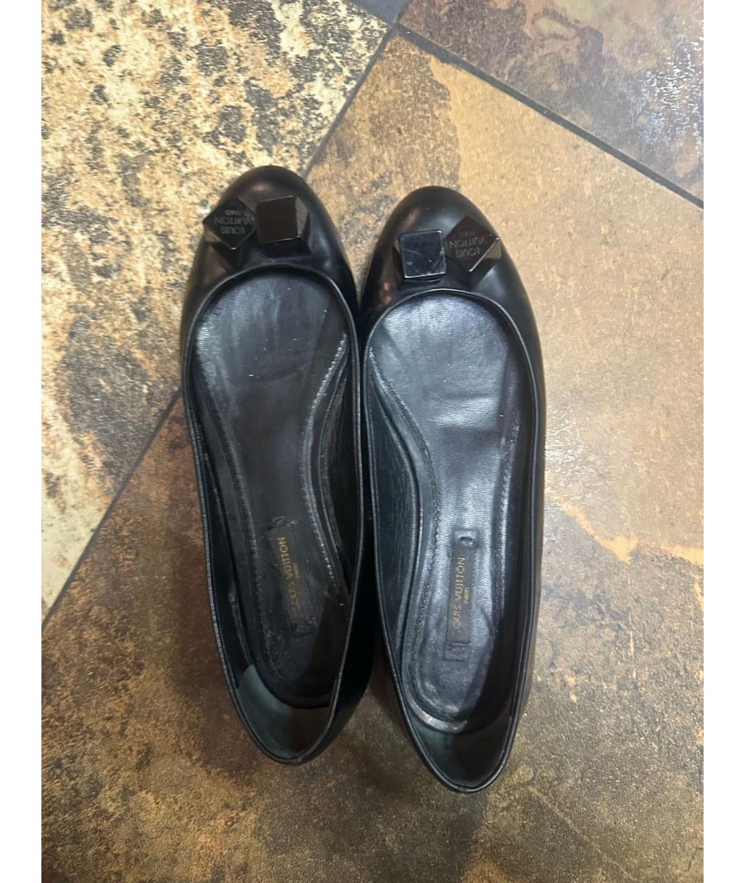 LOUIS VUITTON Черные кожаные балетки, фото 3