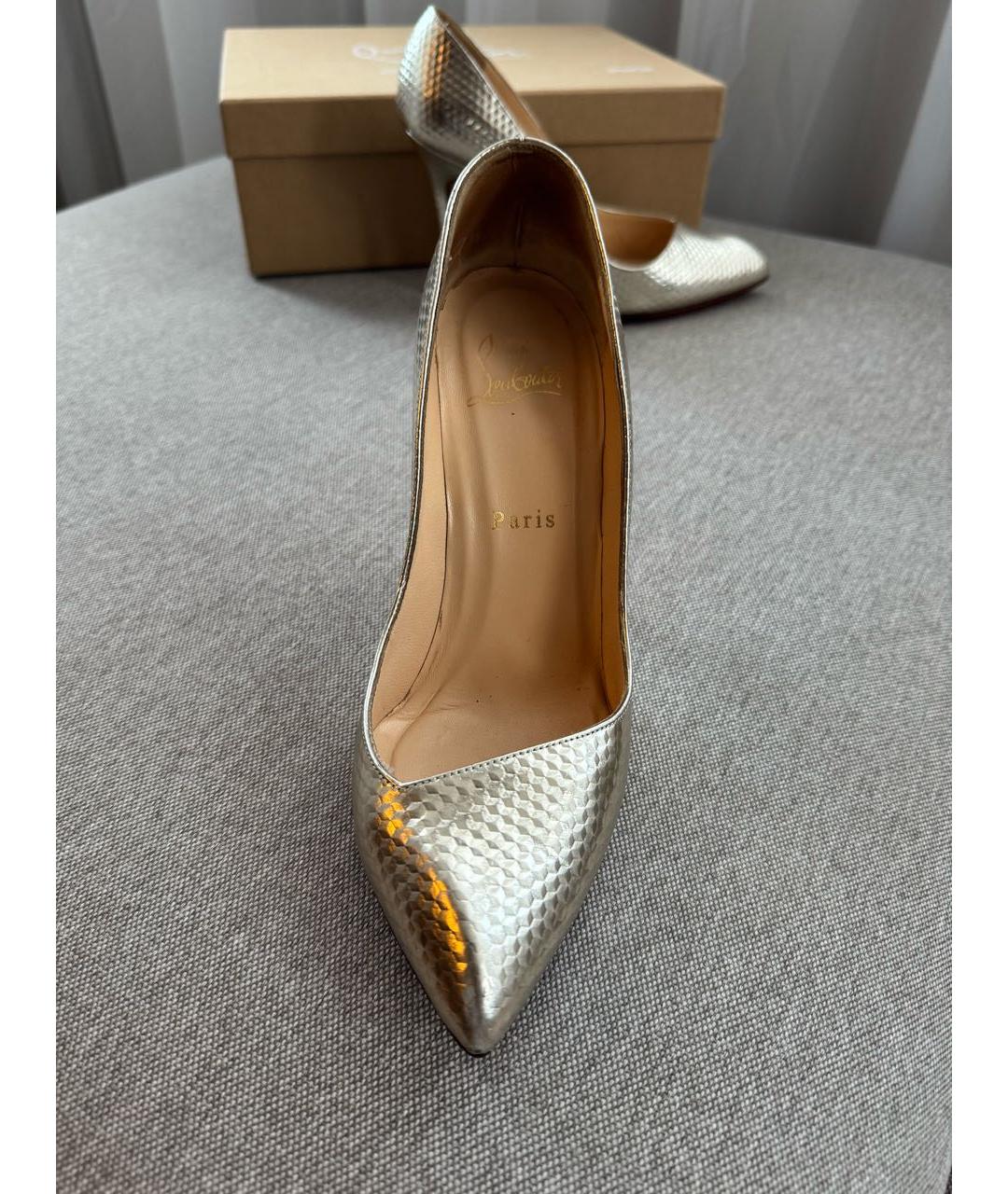 CHRISTIAN LOUBOUTIN Золотые кожаные туфли, фото 4