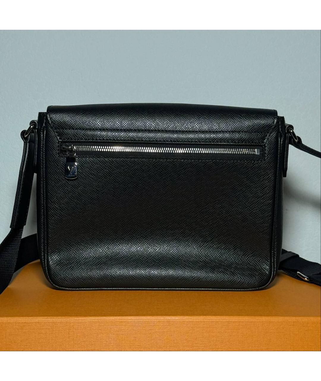 LOUIS VUITTON Черная кожаная сумка на плечо, фото 5