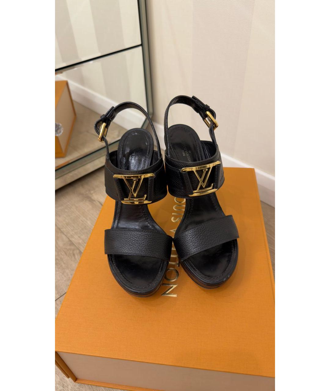 LOUIS VUITTON Черные кожаные босоножки, фото 2