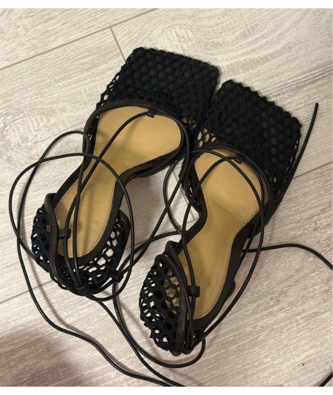 BOTTEGA VENETA Черные кожаные босоножки, фото 2