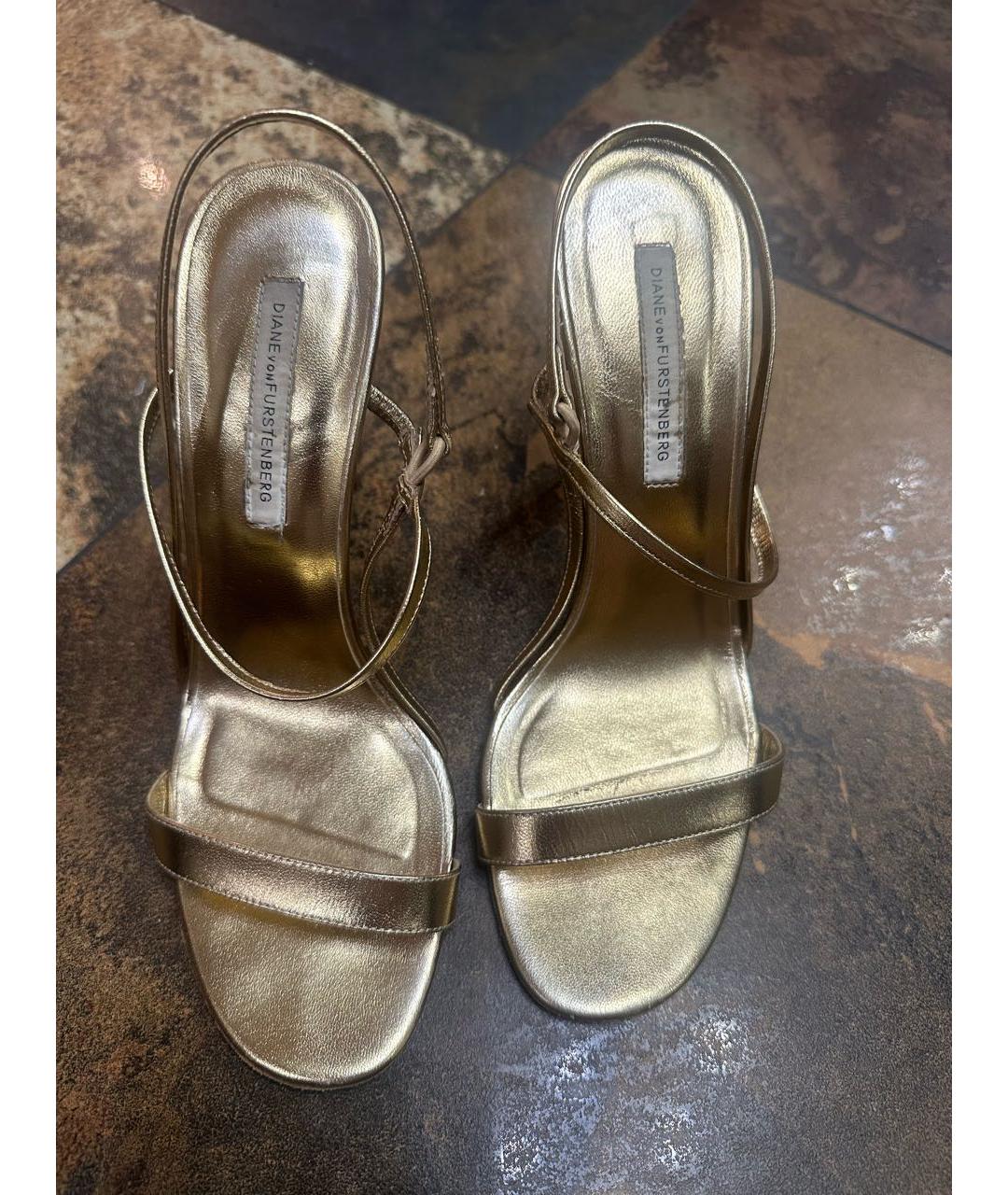 DIANE VON FURSTENBERG Золотые кожаные босоножки, фото 2