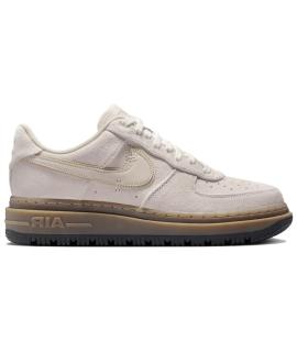 NIKE Кроссовки