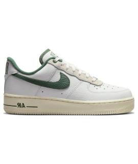 NIKE Кроссовки