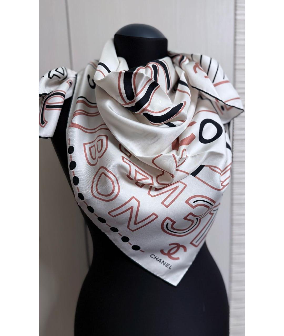 CHANEL Бежевый шелковый платок, фото 9
